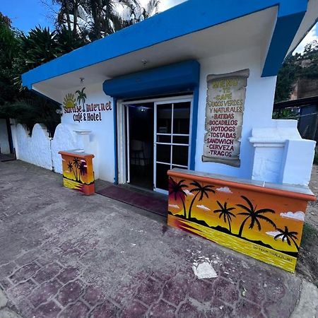 Sunrise Internet Cafe And Hotel Лас Теренас Екстериор снимка