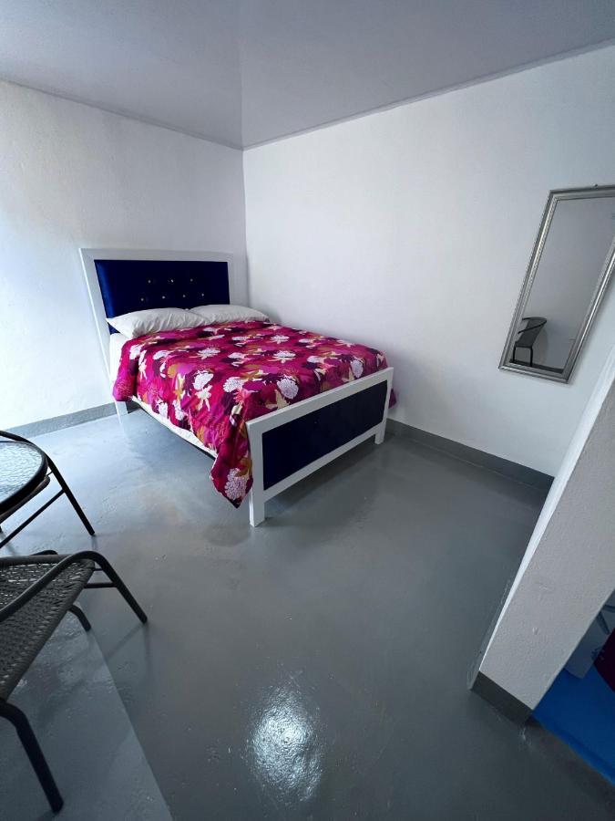 Sunrise Internet Cafe And Hotel Лас Теренас Екстериор снимка
